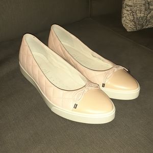 Ecco Flats
